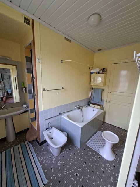 Baignoire et bidet