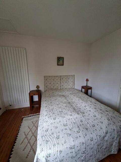 Chambre 2 — lit double